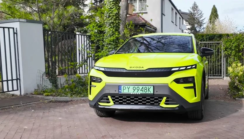 Skoda Elroq RS przeczy tradycji. Sportowe wrażenia w elektrycznym SUV-ie?