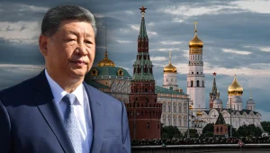 Przywódca Chin Xi Jinping na tle kompleksu Kremla. Zdj. ilustracyjne