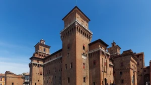 Ferrara nie jest tak popularna, jak Bolonia czy Wenecja. Niczego jej jednak nie brakuje
