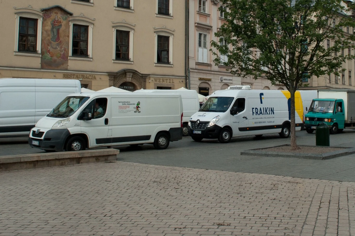 Obowiązek montowania tachografów w busach o dmc do 3,5 tony podniósł ceny transportu nawet o 200 proc.