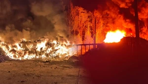 Pożar składowiska opon na Dolnym Śląsku. Dogaszanie może potrwać kilka dni