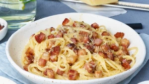 Bez śmietany, ale z boczkiem. Dobra carbonara to zaledwie kilka składników