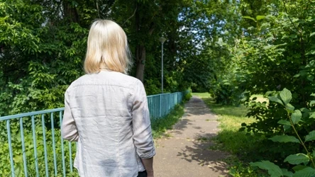 Zmniejszanie się liczby znajomych to proces, z którym spotyka się większość osób po 40. roku życia
