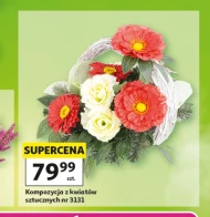 Sztuczna kompozycja kwiatów