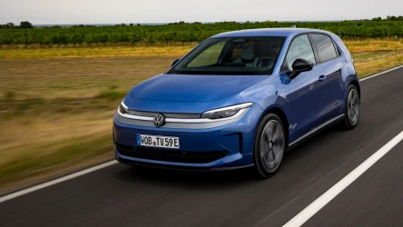  ID. Polo wjeżdża na rynek w trudnym momencie. Ma jednak w ręce argumenty, za które najbardziej ceni się auta Volkswagena. Jest prosty w obsłudze i nieprzekombinowany.