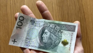 Polacy chętnie kupują oszczędnościowe obligacje skarbu państwa, jednak niemal jedna czwarta Polaków nie posiada żadnych istotnych oszczędności. Zdj. ilustracyjne