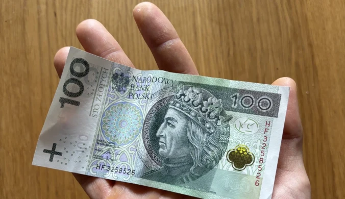 Polacy chętnie kupują oszczędnościowe obligacje skarbu państwa, jednak niemal jedna czwarta Polaków nie posiada żadnych istotnych oszczędności. Zdj. ilustracyjne