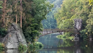 Park Krajobrazowy Doliny Bobru jest wyjątkowo urokliwy. Tu Jezioro Modre