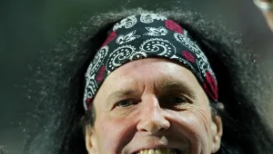 Do historii rocka przeszedł jako pierwszy wokalista AC/DC. Co szykuje?