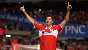 Dwa gole w hicie MLS z Messim i Lewandowskim. Polak otworzył wynik