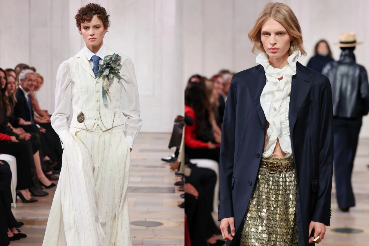 Klasyka, ale z twistem. Ralph Lauren nadaje elegancji zupełnie nowy charakter Dwoje modeli prezentuje modne stylizacje w jasnych, eleganckich ubraniach – jeden w białej kamizelce i koszuli z ozdobą z materiałowych kwiatów, drugi w błyszczącej złotej spódnicy, białej bluzce z falbanami i ciemnej marynarce; w tle widoczna publiczn...
