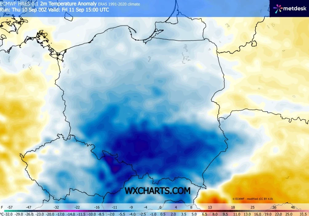 Piątek może się okazać najchłodniejszym dniem w tym tygodniu, zwłaszcza w południowej Polsce Mapa Polski z zaznaczonymi anomaliami temperatury, gdzie centralna i południowa część kraju wyróżnia się intensywnym niebieskim kolorem, wskazującym na wyraźnie niższą od normy temperaturę powietrza wokół 11 września.