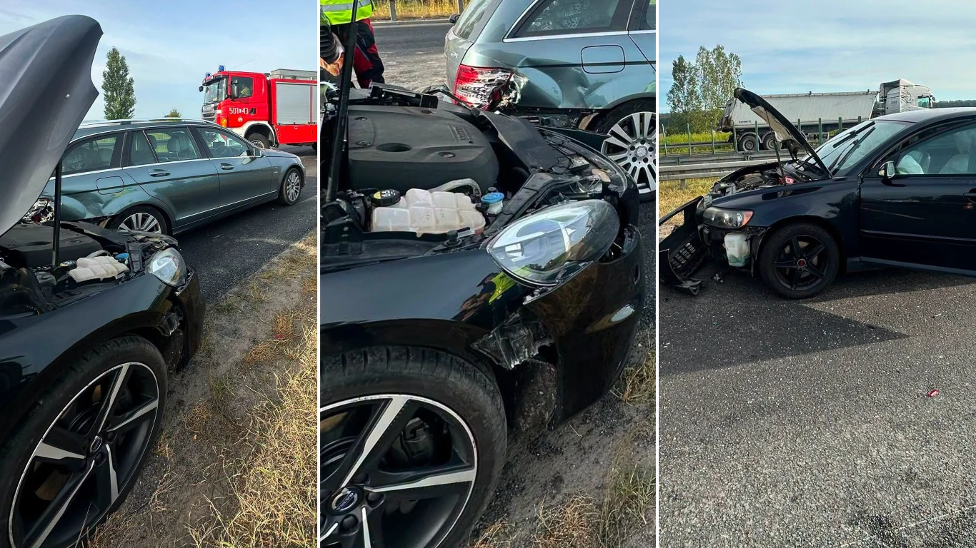 Karambol na S12 w okolicach Puław, ranna została jedna osoba Dwa uszkodzone samochody osobowe po karambolu na S12, straż pożarna i pojazdy na drodze koło Puław.