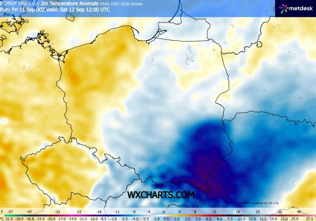 Sobota najchłodniejsza będzie na południowym wschodzie, gdzie lokalnie zanotujemy jedynie około 11 stopni w ciągu dnia Mapa Europy Środkowej z zaznaczonymi anomaliami temperatury powietrza, gdzie zachodnia część Niemiec i północna Francja wyróżnia się żółto-pomarańczowymi odcieniami symbolizującymi dodatnie odchylenia temperatury, a wschodnia i południowa Polska intens...