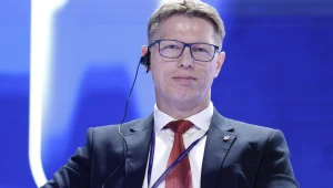 Włodarz miasta w Rozwoju Plus. Morawiecki zbroi samorządowe zaplecze
