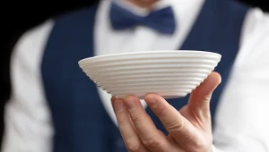 Restauracja doliczyła "obowiązkowy napiwek"? Prawo mówi jasno, co zrobić