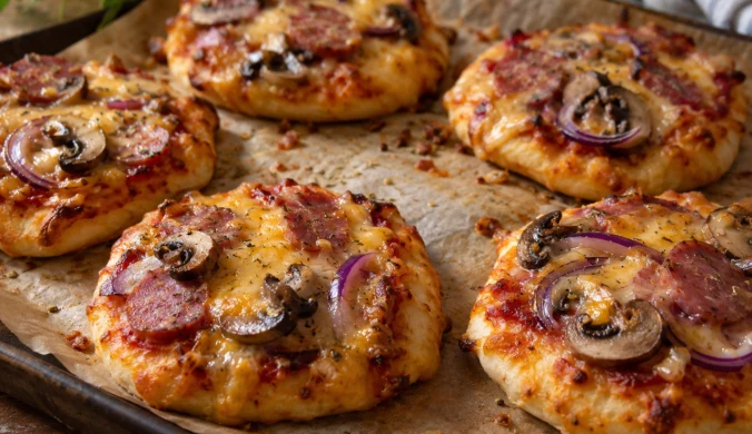 Ekspresowe pizzerinki z paprykowego serka