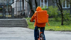 Jak wygląda rzeczywistość w pracy kuriera? (zdjęcie ilustracyjne)