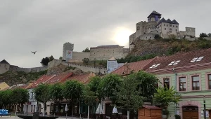 Uzdrowisko, zamki, piękne krajobrazy. Tłumy wciąż omijają słowacką perełkę