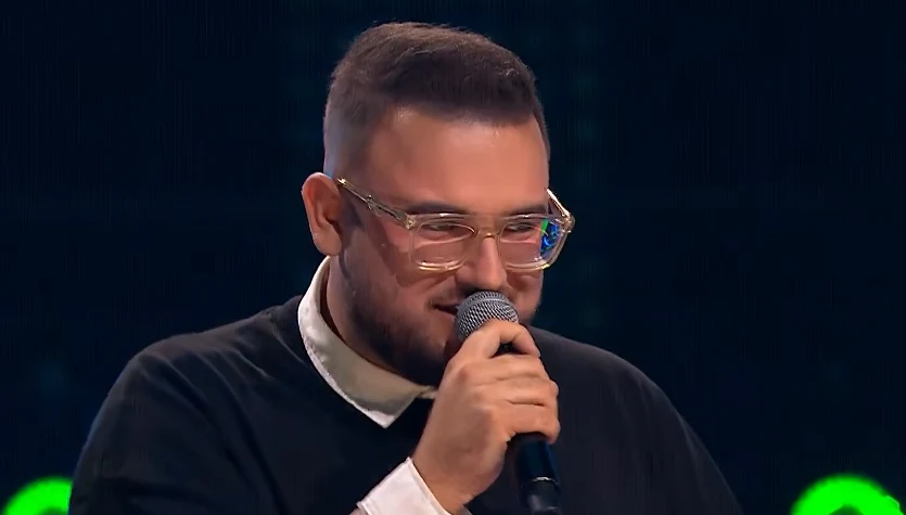 Swój powrót do "The Voice of Poland" trzymał w tajemnicy. Kim jest Kuba Adamus?
