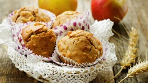 Muffinki jabłkowe to puszysty, wilgotny i miękki smakołyk do popołudniowej kawy