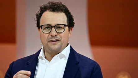 Wyścig o najpotężniejsze AI trwa. Teraz firmy chcą go spowolnić