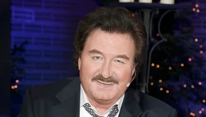 Krzysztof Krawczyk śpiewał piosenkę z czołówki serialu "Na Wspólnej"