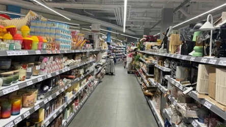 Wyglądają jak dekoracje z drogiego sklepu. Szklane lampki LED z Action od 7,95 zł