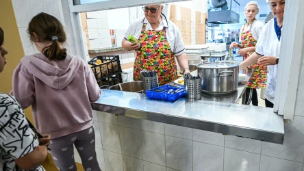 Od 1 września w szkołach króluje dieta planetarna. Popiera ją aż 66 proc. Polek i Polaków