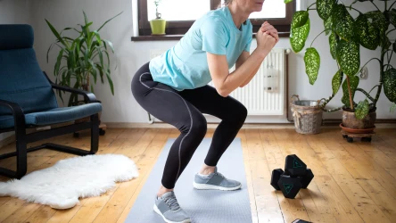 Praca siedząca męczy? "Trening 45x10" ćwiczy mięśnie i pobudza metabolizm