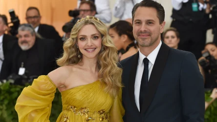 Amanda Seyfried i Thomas Sadoski na MET Gali