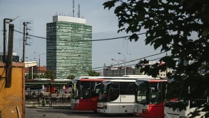 Przewoźnicy m.in. firmy realizujące przewozy autobusowe skarżą się na rosnące koszty z powodu podwyżek cen paliw. 