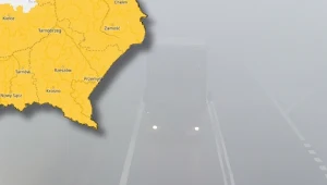 W takich warunkach lepiej zwolnić. Niektóre drogi zasnują gęste mgły