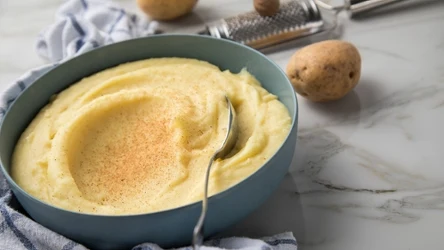 Co dodać do puree ziemniaczanego, żeby było kremowe i smaczne?