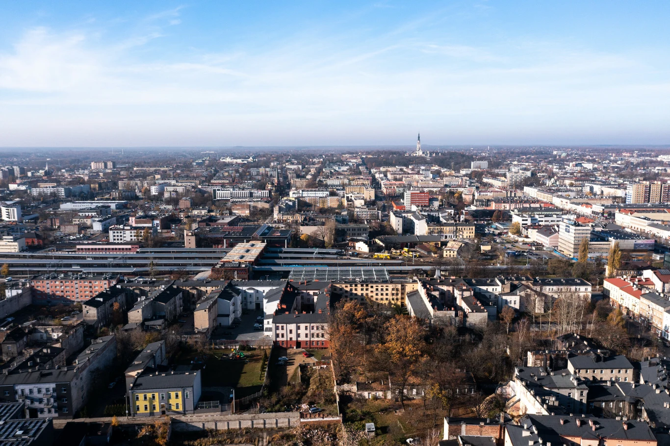 Częstochowa oferuje studentom stypendia naukowe. Panaroma Częstochowy.