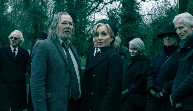 Gary Oldman i Kristin Scott Thomas w serialu "Kulawe konie"