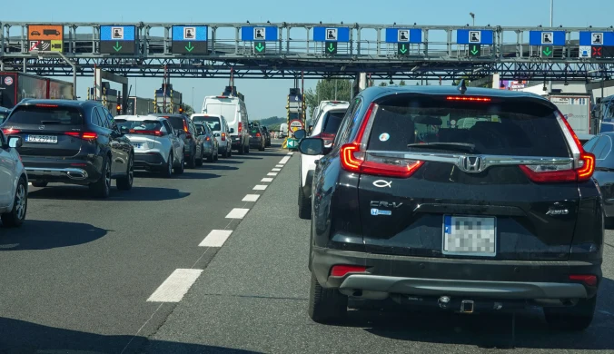 Kierowcy narzekali nie tylko na wysoki ceny na A4, ale również tworzące się na bramkach korki