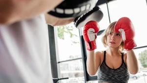 Nie tylko bieganie pomaga zwiększyć wydatek energetyczny. Niektóre sporty potrafią spalać równie dużo, a nawet więcej kalorii
