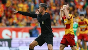 Jagiellonia znów strzela sama do siebie. Legia wraca do domu z triumfem