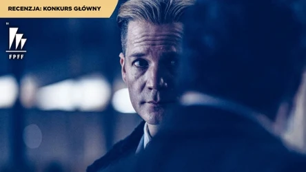 Itay Tiran w scenie z filmu "Dziki, dziki wschód"