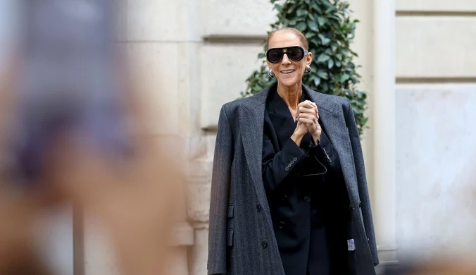 Celine Dion boso na masce samochodu. Nagranie z fanami podbija sieć