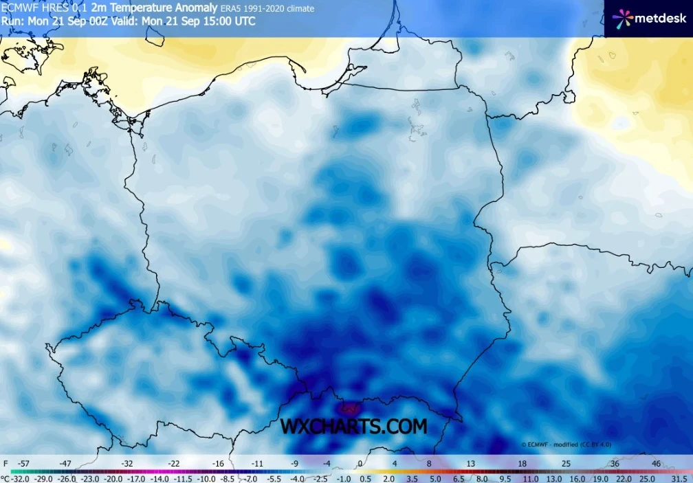 Poniedziałek będzie chłodny w całym kraju, a szczególnie na południu. W rejonie Podhala będzie poniżej 10 stopni Mapa anomalii temperatury powietrza w Europie Centralnej z wyraźnym ochłodzeniem w większości obszaru Polski oraz części Niemiec i Czech, zaznaczonymi odcieniami niebieskiego i granatowego.