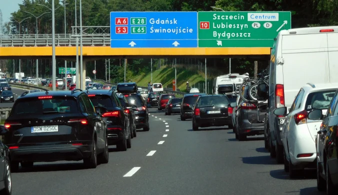 W poniedziałek 21 września autostrada A6 w okolicach Szczecina została zablokowana ze względu na akcję usuwania z jej okolic niewybuchu (zdj, ilustracyjne)