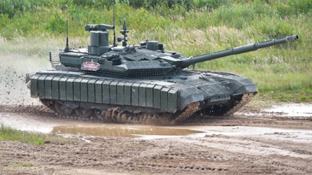 Rosyjskie czołgi T-90M przełamały ukraińską obronę pomimo ataku rojów dronów. Jedna maszyna wytrzymała 40 uderzeń. Może to zapowiadać problemy dla Ukraińców.