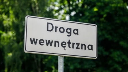 Znak drogowy D-46 - droga wewnętrzna.