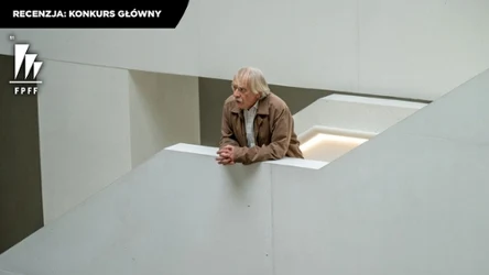 Andrzej Seweryn w scenie z filmu "Syrenka Picassa"