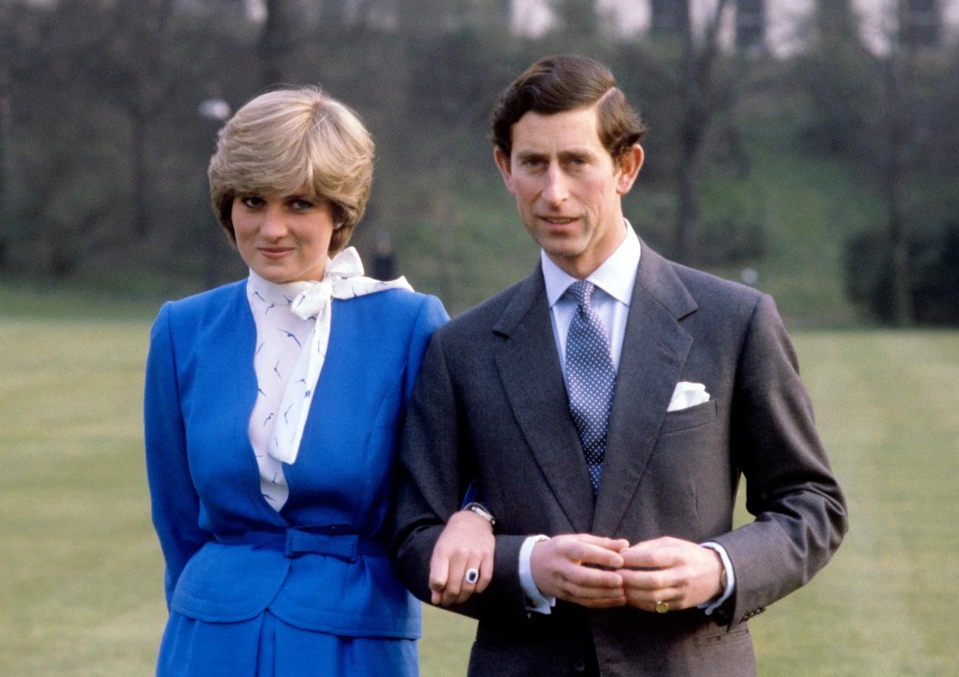 Karol i Diana w 1981 roku Karol i Diana ogłaszają swoje zaręczyny
