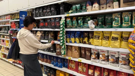Carrefour kusi kawoszy. Nescafé i Tchibo 40% taniej, syropy i naczynia w promocji