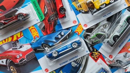 Hot Wheels 1+1 gratis w Dealz. Ta promocja wpada idealnie przed Dniem Chłopaka