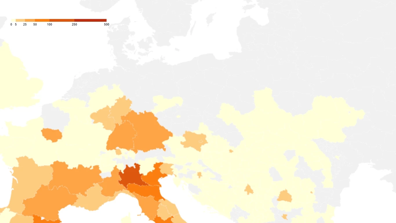 Mapa Europy z zaznaczonymi obszarami w różnych odcieniach koloru pomarańczowego, przedstawiająca natężenie jakiegoś zjawiska, gdzie najciemniejsze regiony znajdują się w północnych Włoszech i sąsiadujących państwach, a jaśniejsze odcienie obejmują pozo...